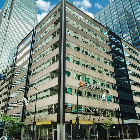 La Quinta Inn & Suites By Wyndham Chicago Downtown